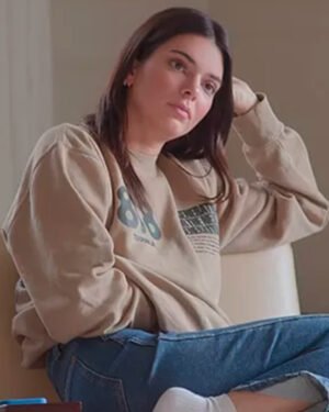 Kendall_Jenner_818_Brown_Sweatshirt